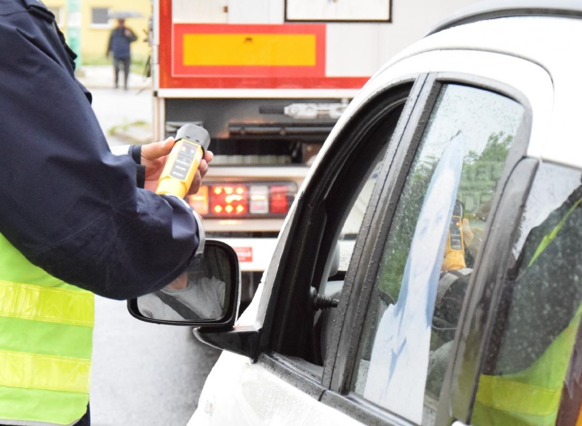 Kompletnie pijana prowadziła auto