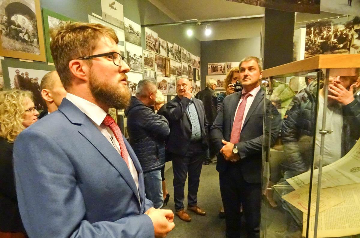 Najpierw siatkówka pod Sokołem, później flaga ze swastyką - zdjęcia