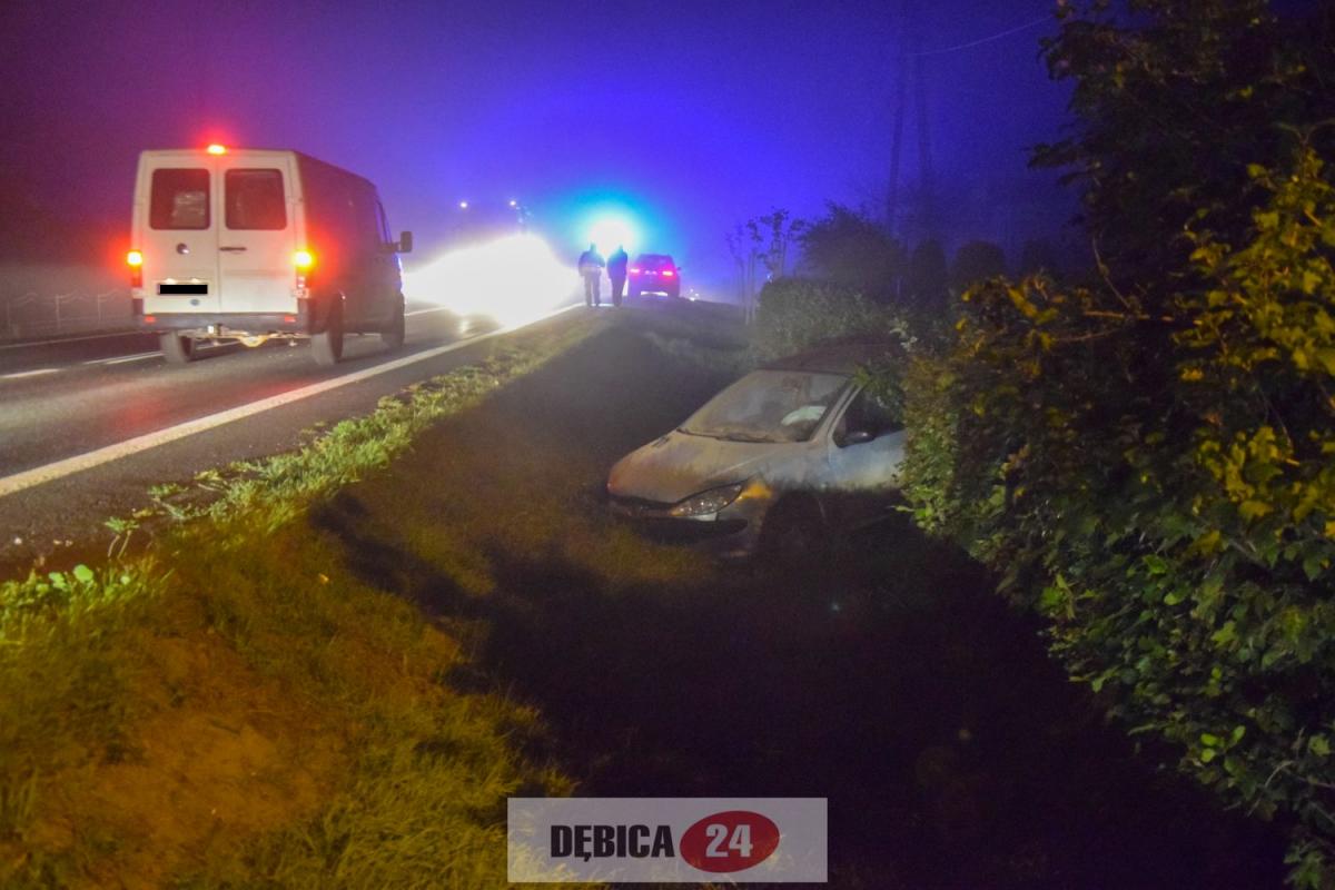 Czołowe zderzenie. Ruchem kieruje policja - zdjęcia