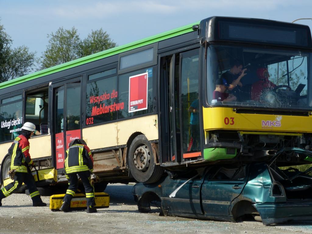 Ranne dzieci w autobusie, pożar i wybuch - zdjęcia