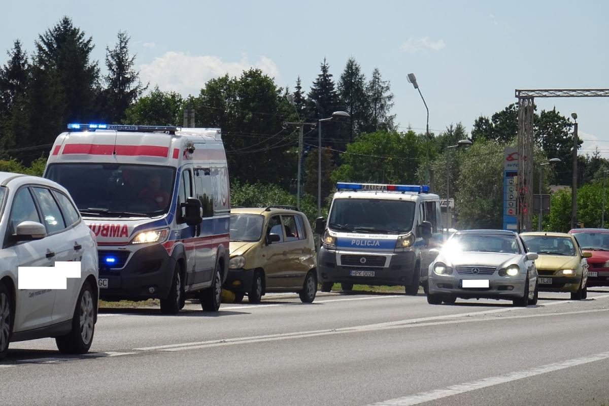 Dwie kolizje, policja szuka motorowerzysty