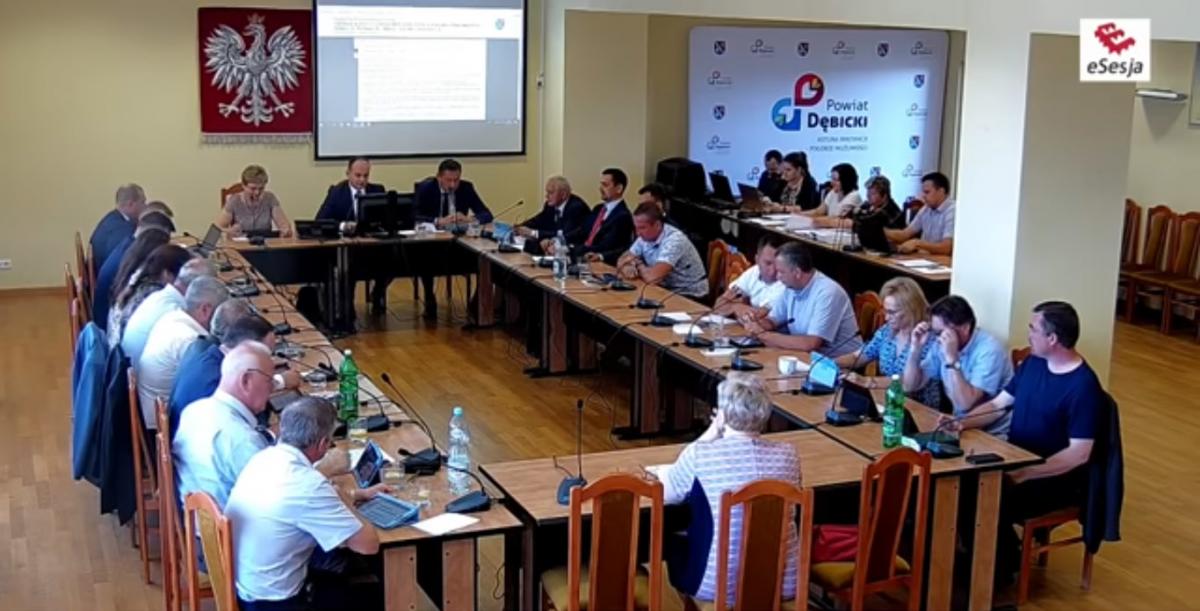 Radni na wakacjach? A sesja w tę środę