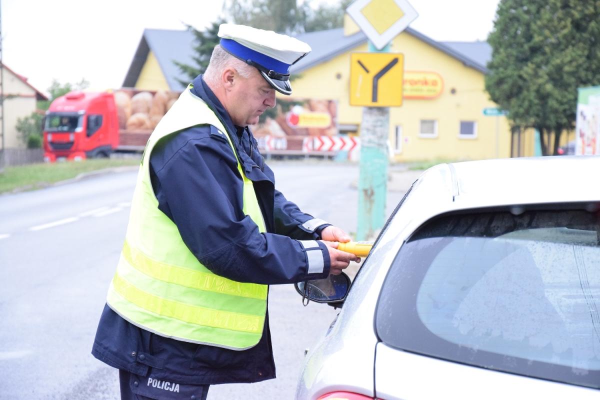 Kompletnie pijany i bez prawa jazdy