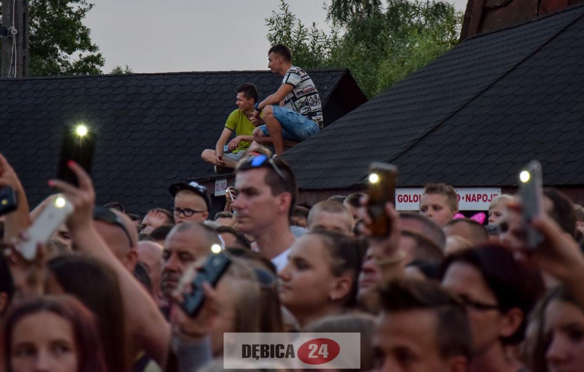 Koncert Sławomira oglądali nawet z dachu - zdjęcia i wideo