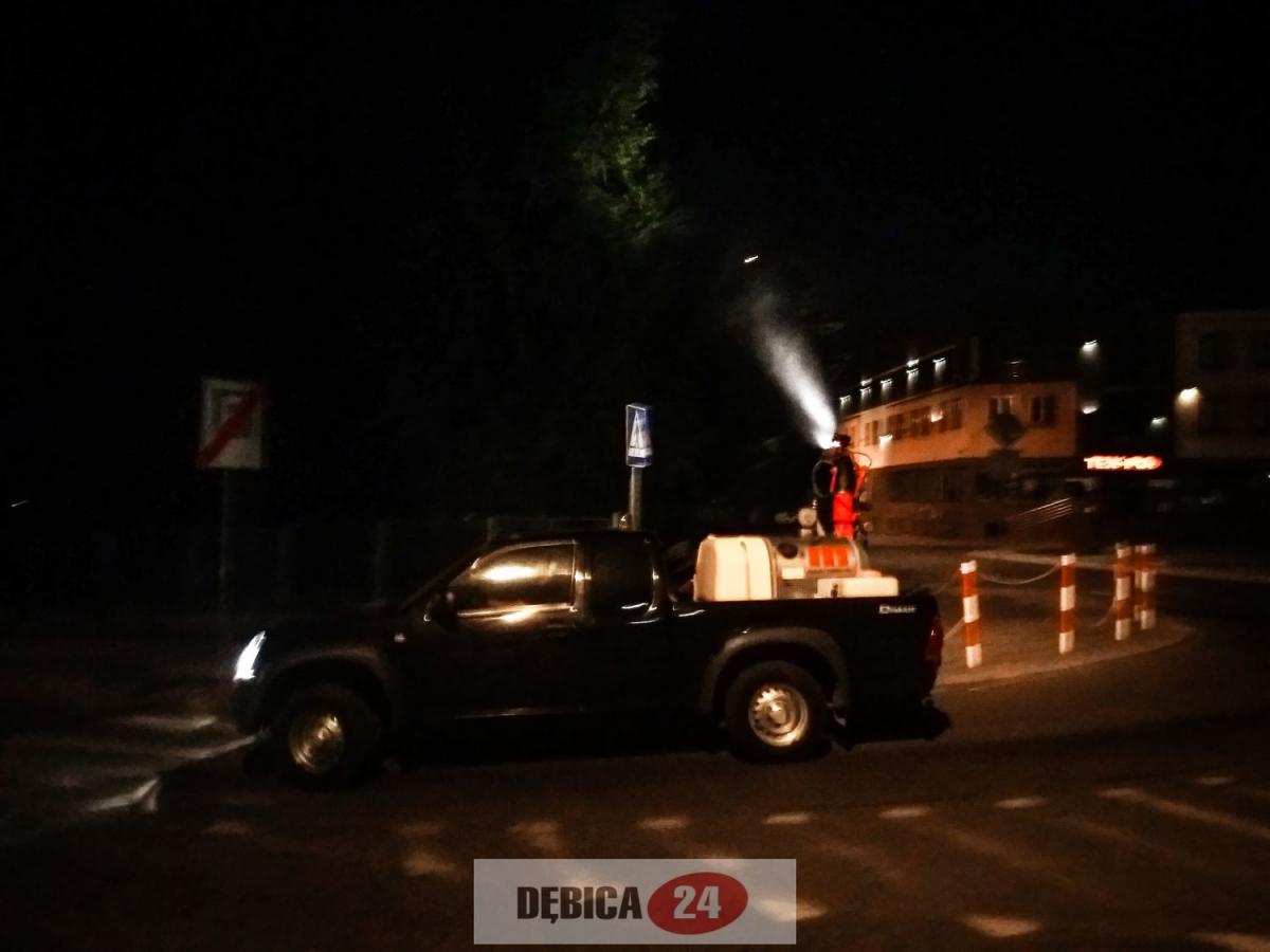 Trwa odkomarzanie. Nie wychodźcie z domów!