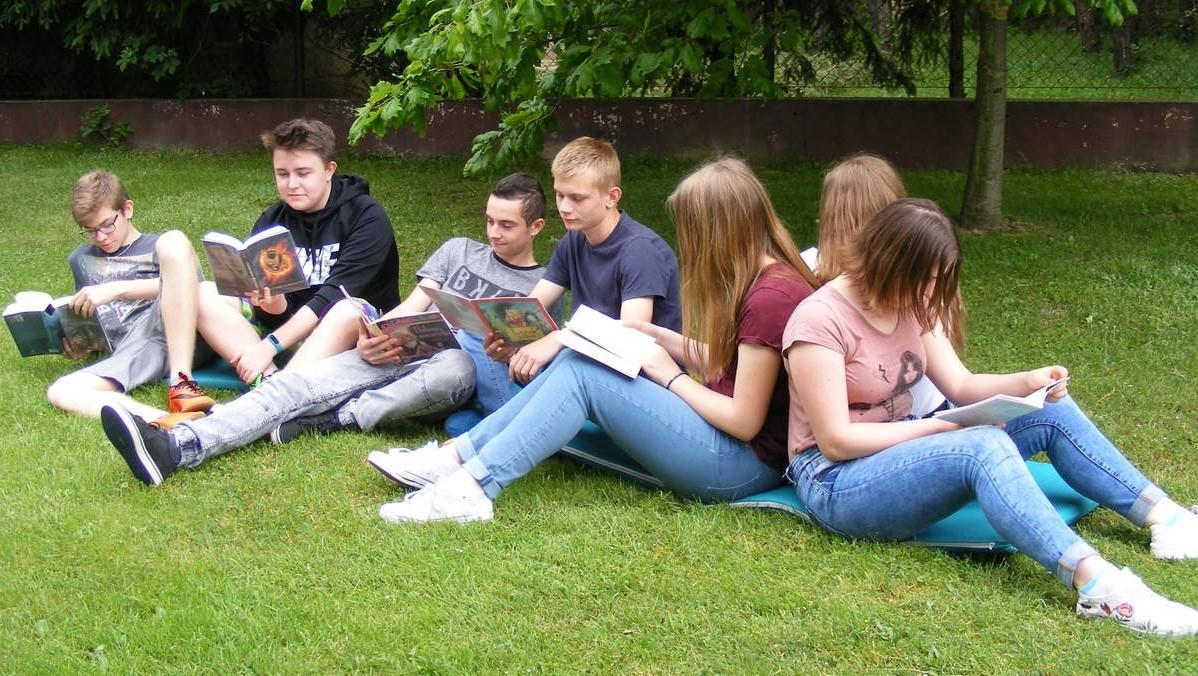 Zaczęli czytać w szkole, zabrali książki do domu - zdjęcia