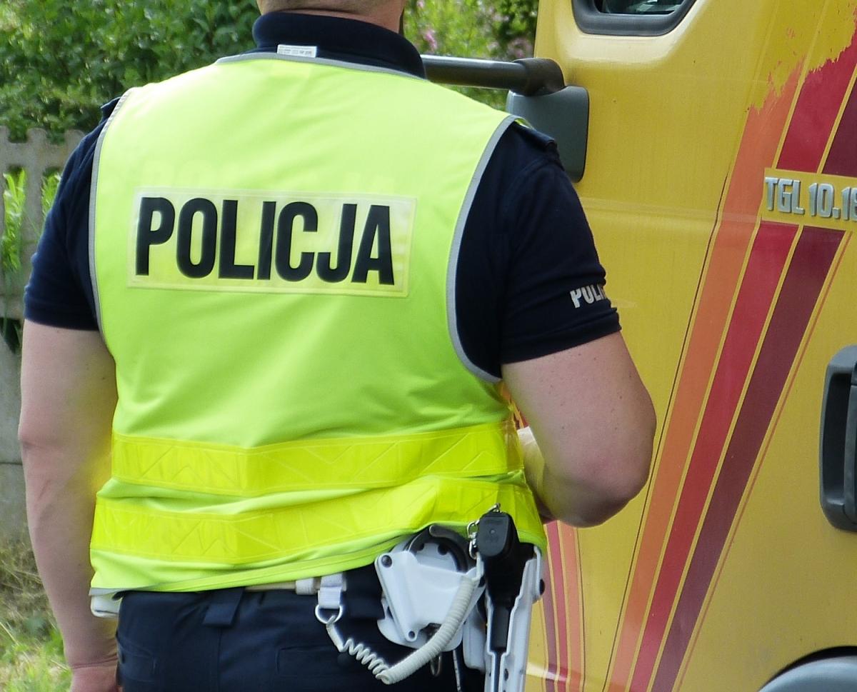 Policjant w szpitalu, kierowca zbiegł