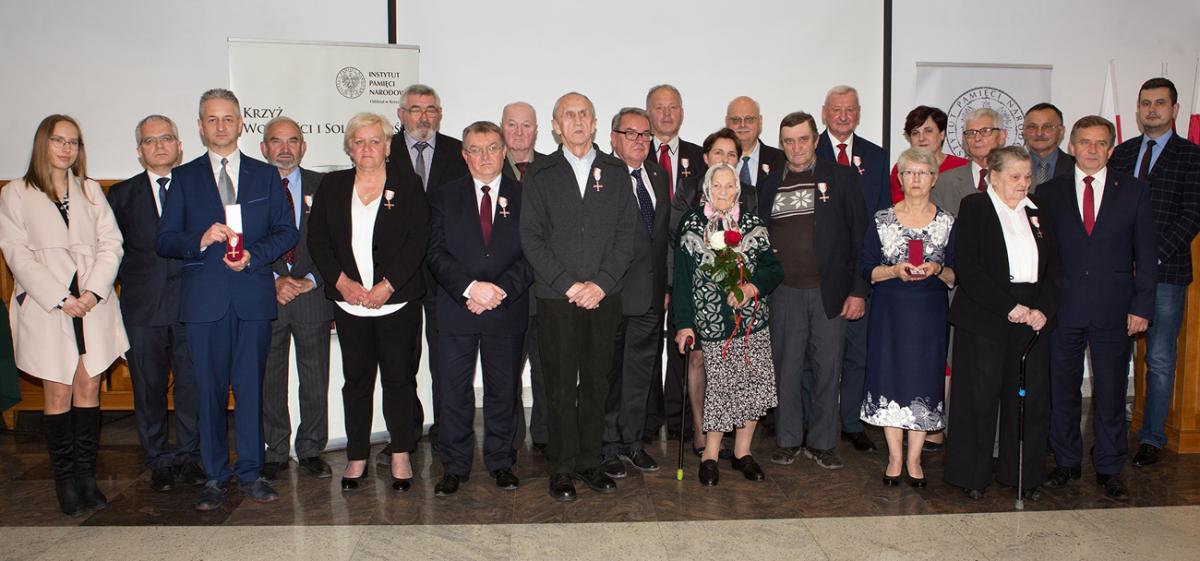 Janusz Maciej Krajewski z Krzyżem Wolności i Solidarności