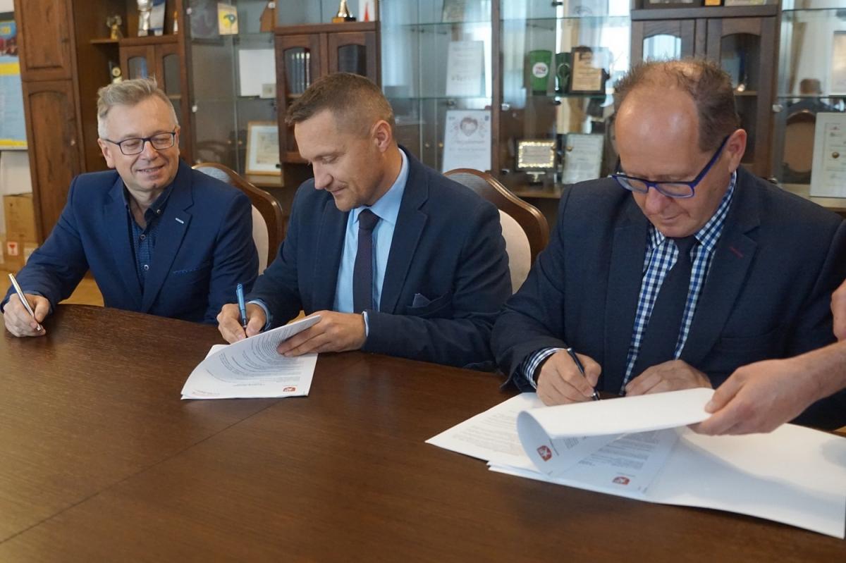 Umowa na Kwiatkowskiego podpisana