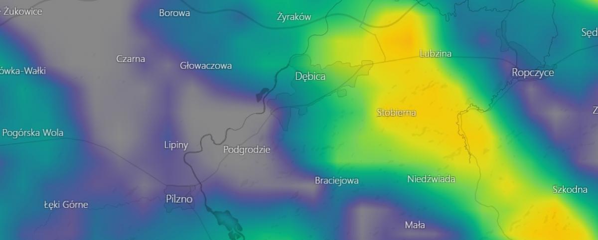 Spora komórka burzowa nad powiatem