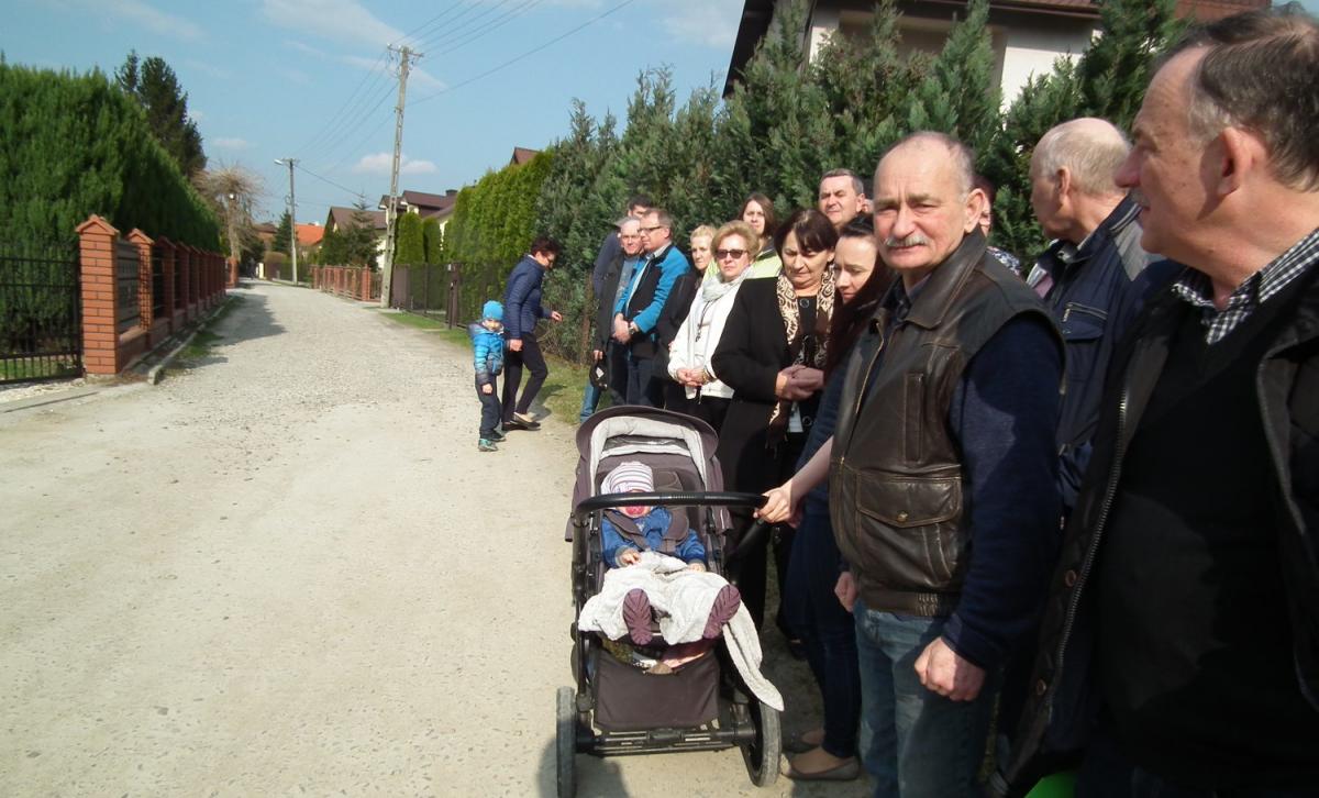 Na Rzemieślniczej położą kostkę