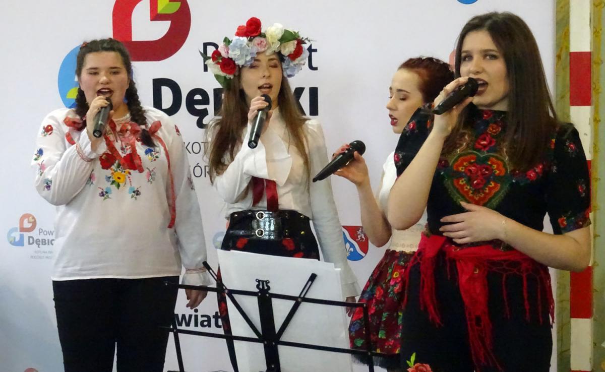 Niejeden śpiewał razem z nimi