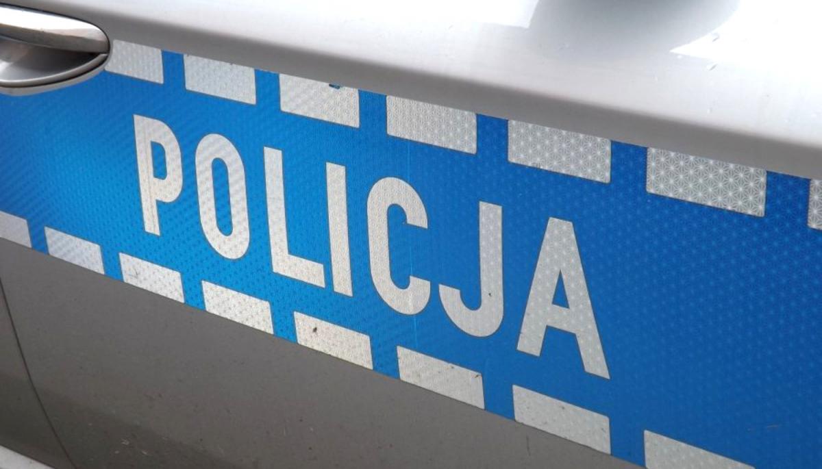 Grożąc maczetą żądali pieniędzy