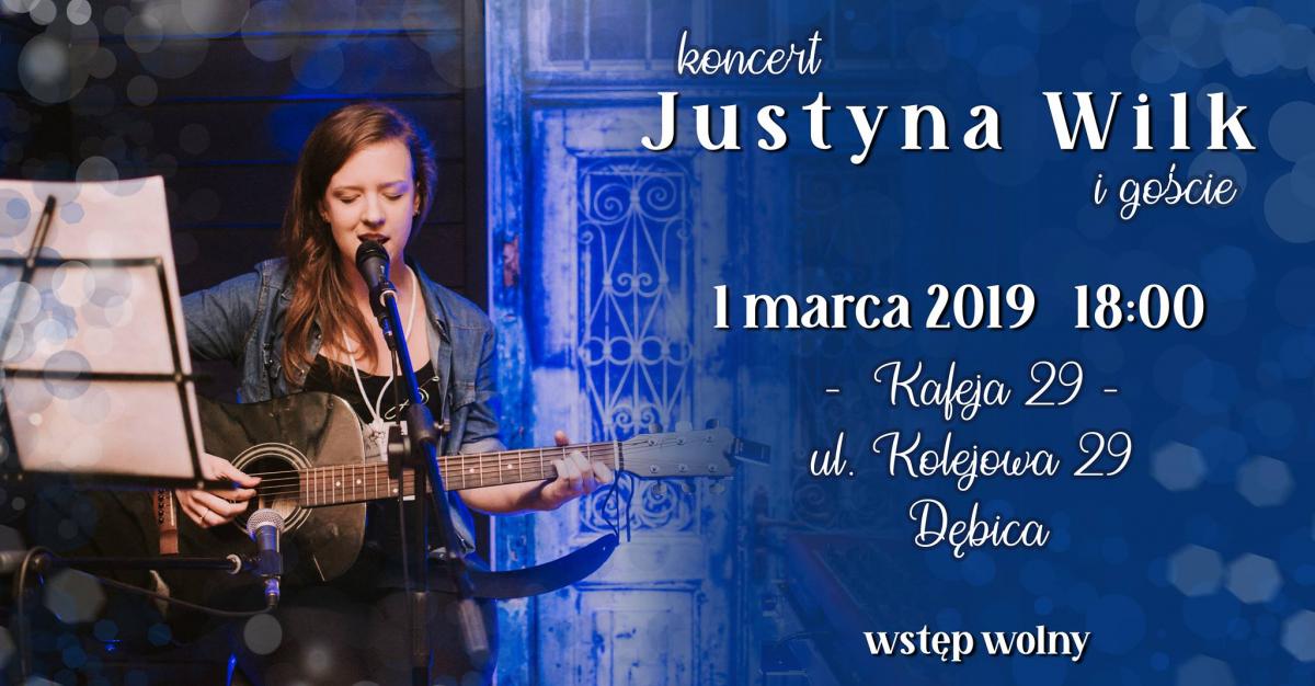 Justyna Wilk z gitarą