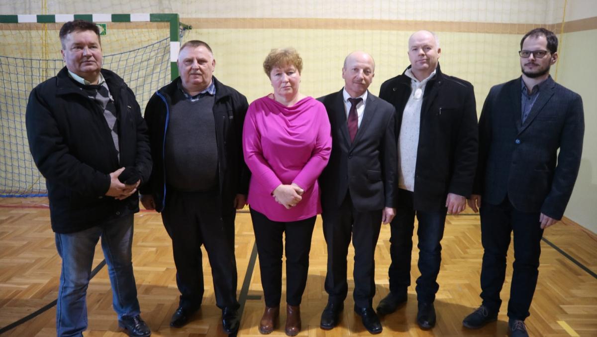 Tym razem głosował nawet wójt