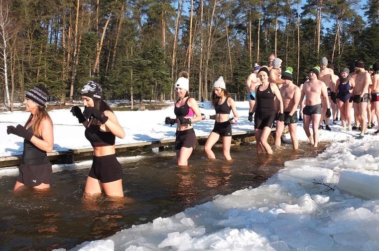 Pełne zanurzenie, czyli pół setki morsów w Chotowej