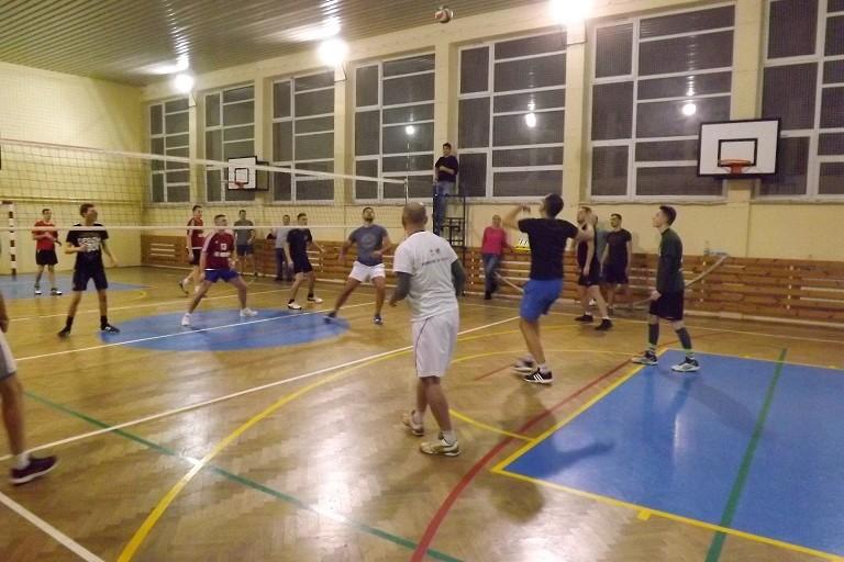 EPX Pustków prowadzi przed Perełką Nagawczyna