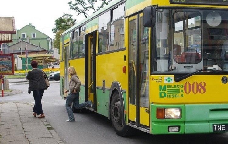 Więcej autobusów na Wszystkich Świętych. Przejazd bezpłatny
