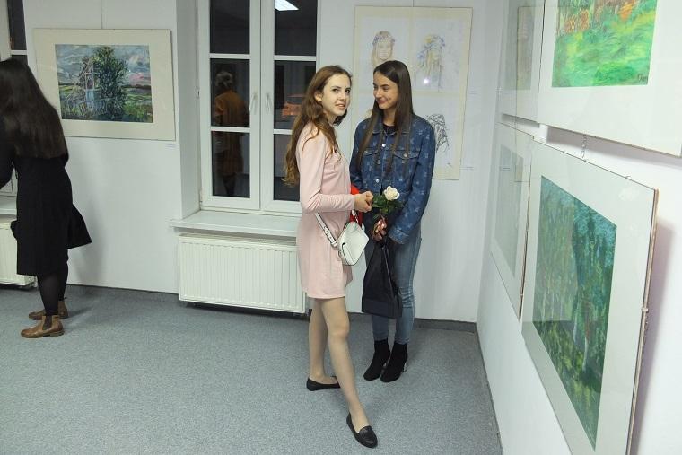 Malowali w Celinach, wystawiają w Dębicy