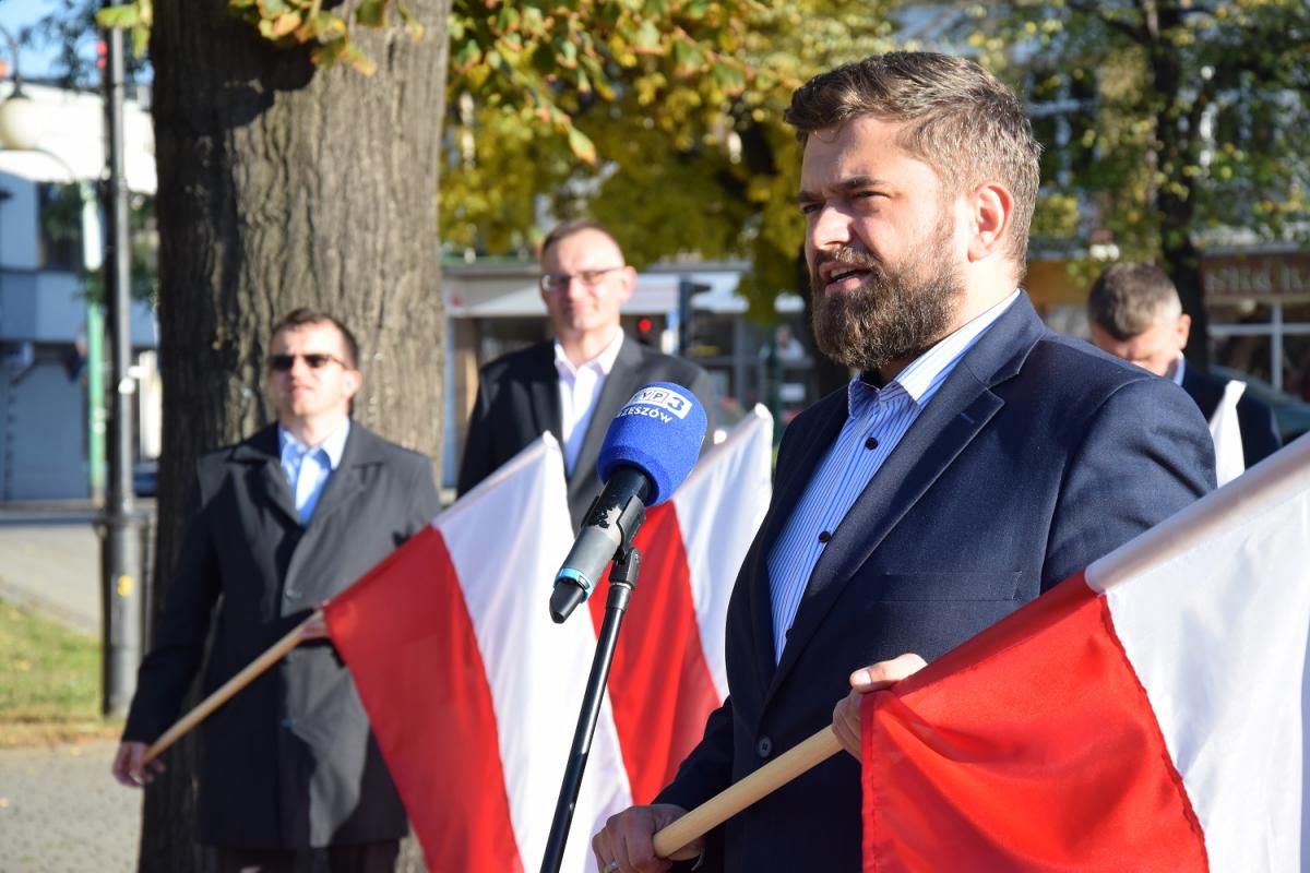 Flagi na 100. rocznicę odzyskania niepodległości