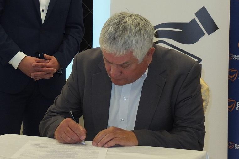 Nasz Dom padł, a chłop został
