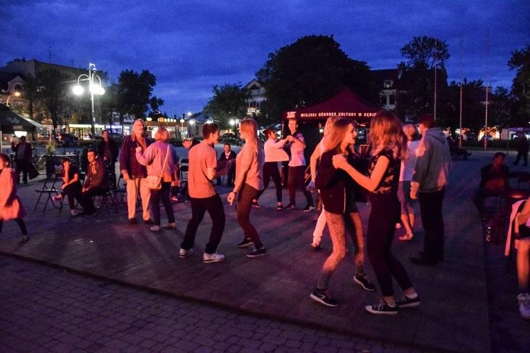 Zatańcz do szlagierów Al Bano i Rominy Power. Z burmistrzem