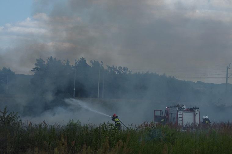 Pożar w Grabinach. Przez okno zobaczyła ogień (zdjęcia)