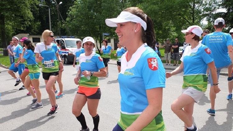 Pół setki naszych biegaczy na starcie maratonu w Krakowie