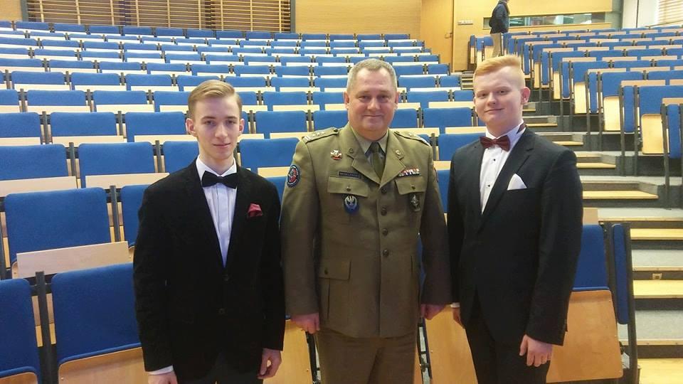 Dominik Wrona i Aleksander Giza laureatami Olimpiady Wiedzy o Bezpieczeństwie