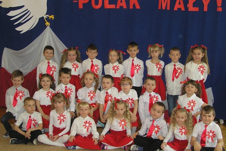 Poranek patriotyczny przygotowały Jeżyki