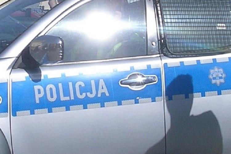 10 pasażerów w aucie, 21-letnia kierująca odmówiła przyjęcia mandatu