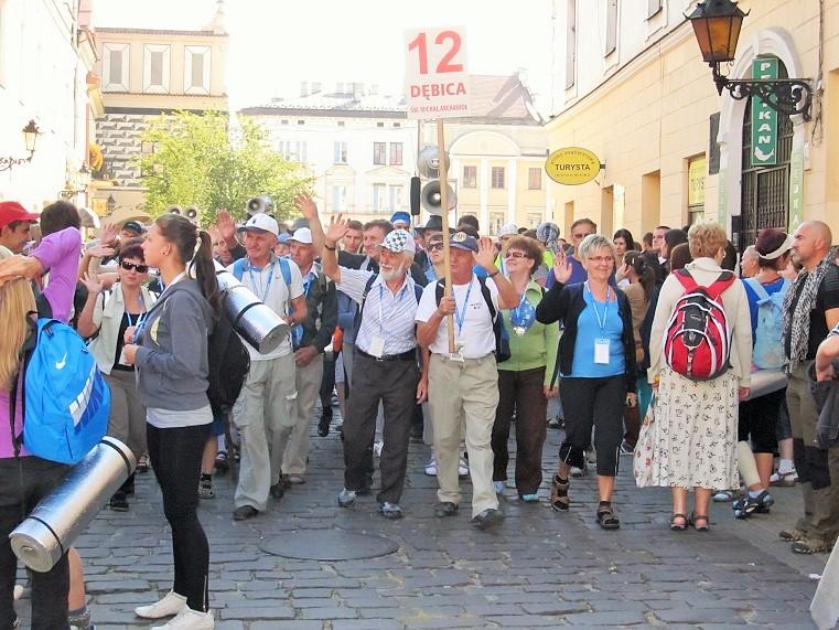 XXXV Piesza Pielgrzymka Tarnowska - zapisy w parafiach do końca lipca