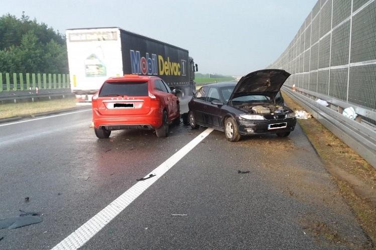 24-latka ranna na autostradzie, gdy chciała pomóc uczestnikowi kolizji