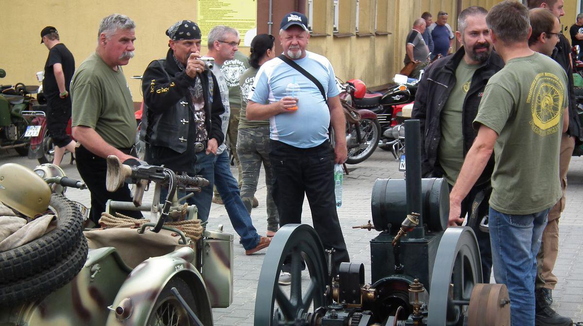 Były koncerty i ryk silników