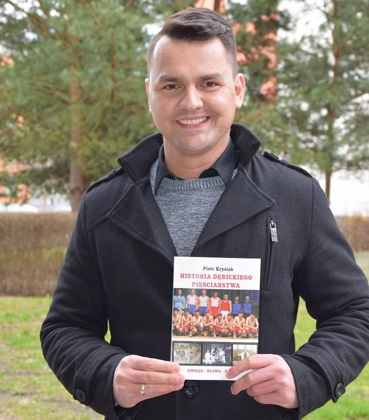 Piotra Krysiaka historia boksu na trzystu stronach