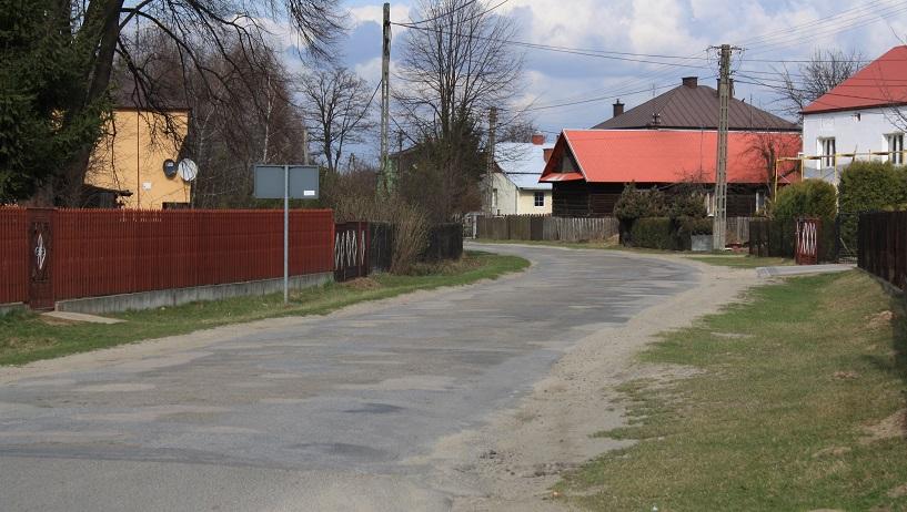 Milion i sto tysięcy dla powiatu na przebudowę drogi