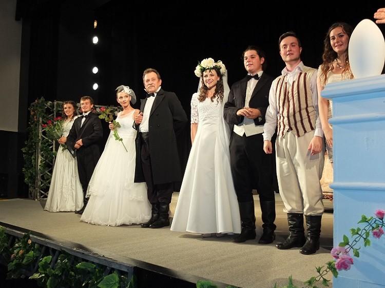 Śluby panieńskie wracają na scenę