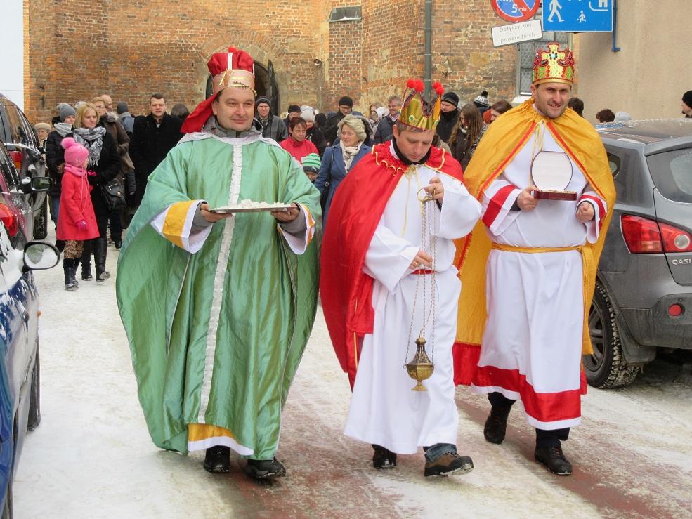 W Pilźnie Trzej Królowie kolędowali na Rynku