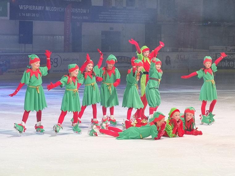 Radosny pokaz dębickich łyżwiarzy (fotorelacja)