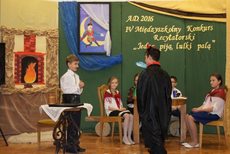 Michał Michoń i  Hubert Zieliński wygrali konkurs recytatorski w Mokrem