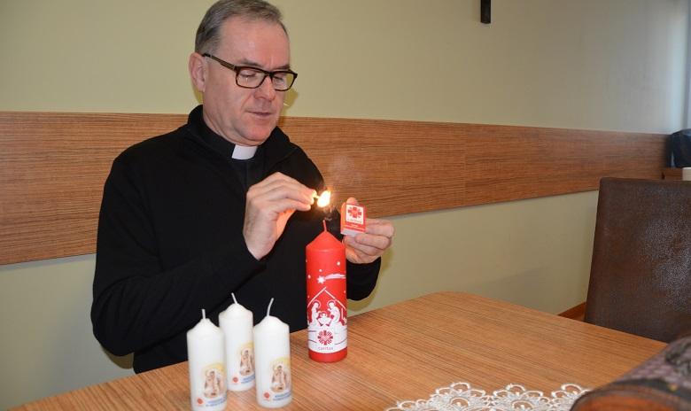 Wigilijne Dzieło Pomocy Dzieciom - kup świecę w Adwencie