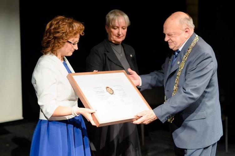 Farmaceutyczny Nobel dla Lucyny Samborskiej