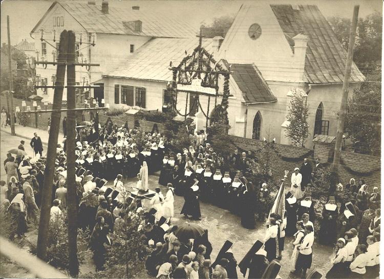 Kościół na ziemi debickiej - wystawa, sesja naukowa i książka o Służebniczkach