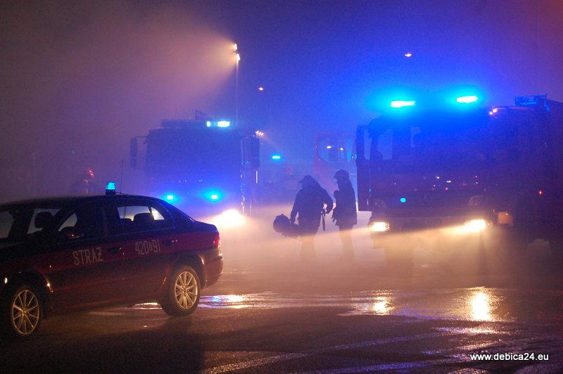 Płonie Autozbyt w Latoszynie - wideo i zdjęcia