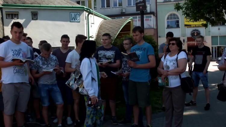 Czytali, co chcieli. Ponad 1000 młodych ludzi na Rynku (film i zdjęcia)