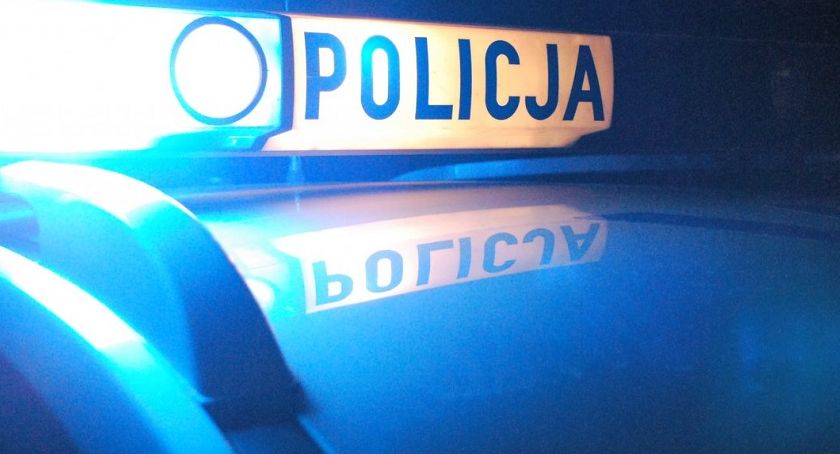 Pościg podczas Trzeźwego poranka. Samochód wypadł z drogi