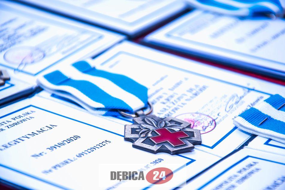 Po dwóch latach przerwy znów wręczyli odznaczenia - zdjęcia