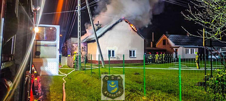 Ogień zauważył właściciel. Na miejscu sześć zastępów straży - zdjęcia