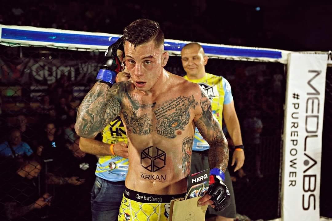 Krystian Blezień na Silesian MMA 4: nokaut w drugiej rundzie