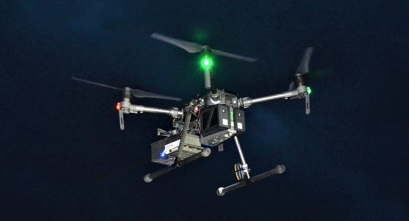 Ruszyły kontrole. Dronem sprawdzają czym palimy w piecach